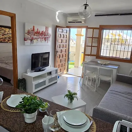 Casa Chloe, Alquiler Vacacional, Urbanizacion Privada Holiday home Torrevieja