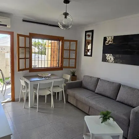 Casa Chloe, Alquiler Vacacional, Urbanizacion Privada Holiday home