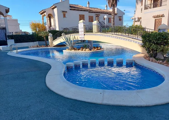 Casa Chloe, Alquiler Vacacional, Urbanizacion Privada Торевьиа